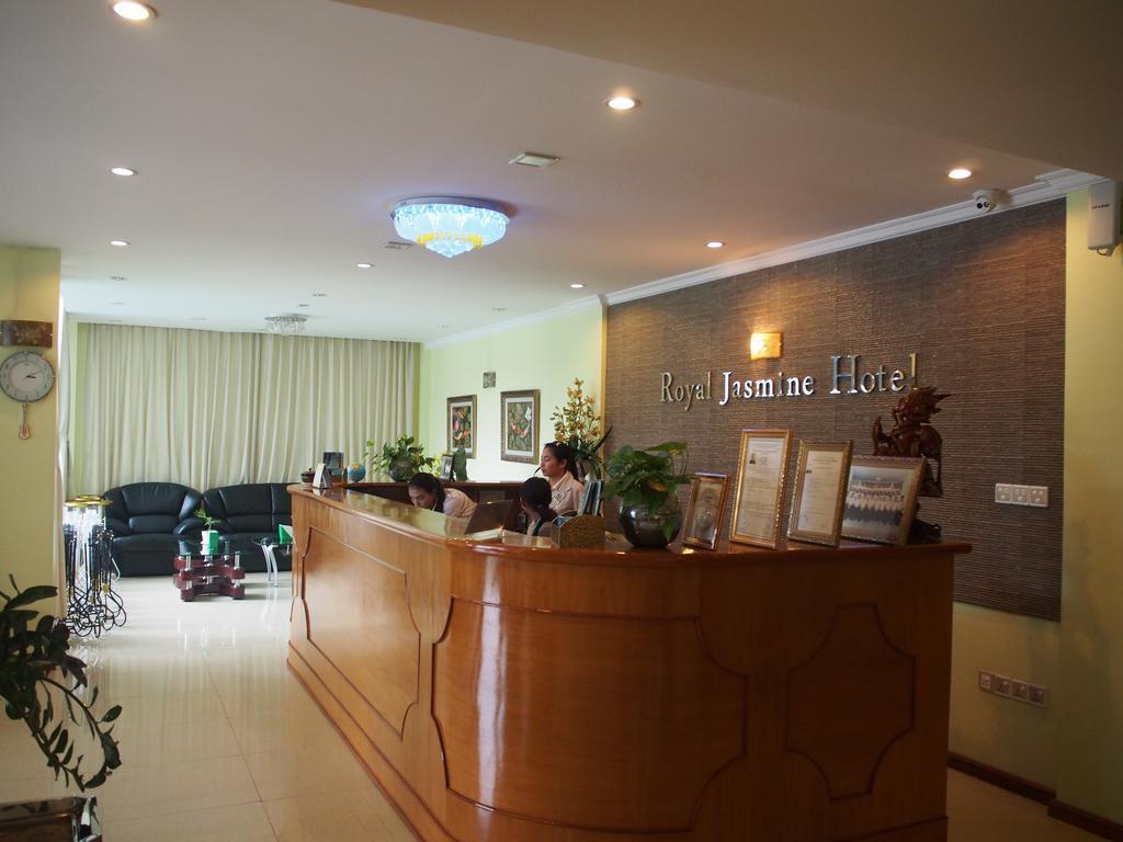 Royal Jasmine Hotel Pyin Oo Lwin Buitenkant foto